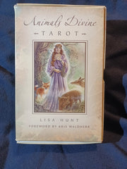 Animals Divine Tarot by Lisa Hunt. Box, book and 78 tarot cards with 2 instructional cards.